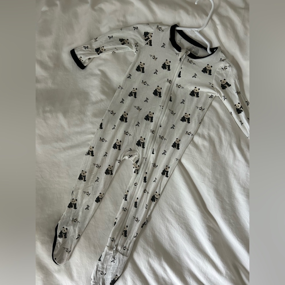 Kyte Baby Zippered Footie in Zen Panda 6-12M - Picture 2 of 4